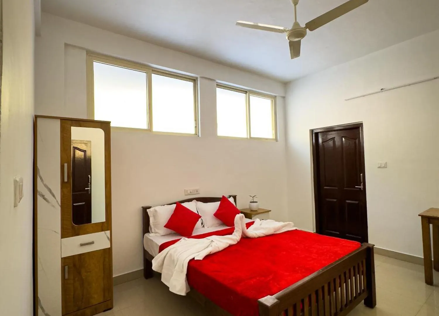 Aruvi Residency Hotel Anachal